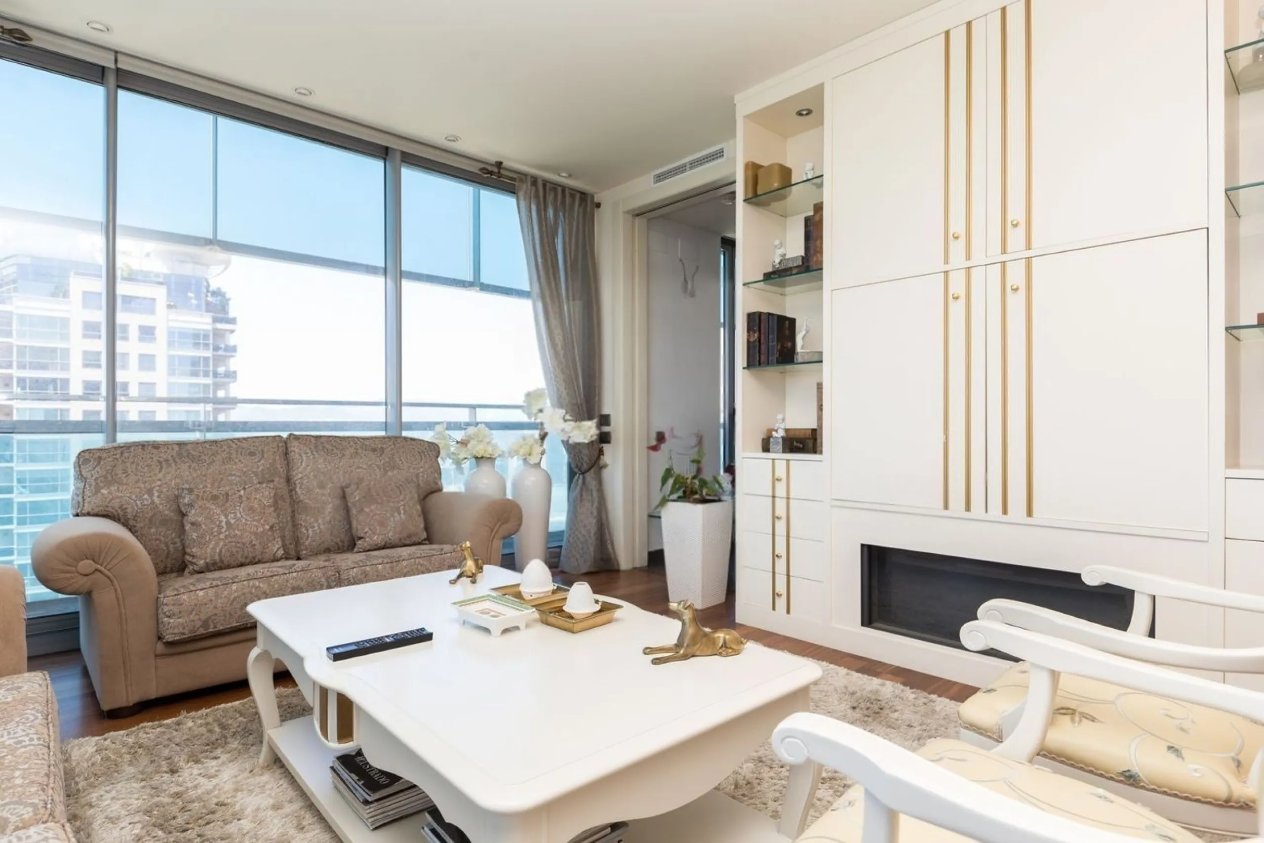 Exclusivo apartamento en primera línea de mar en Diagonal Mar, Barcelona