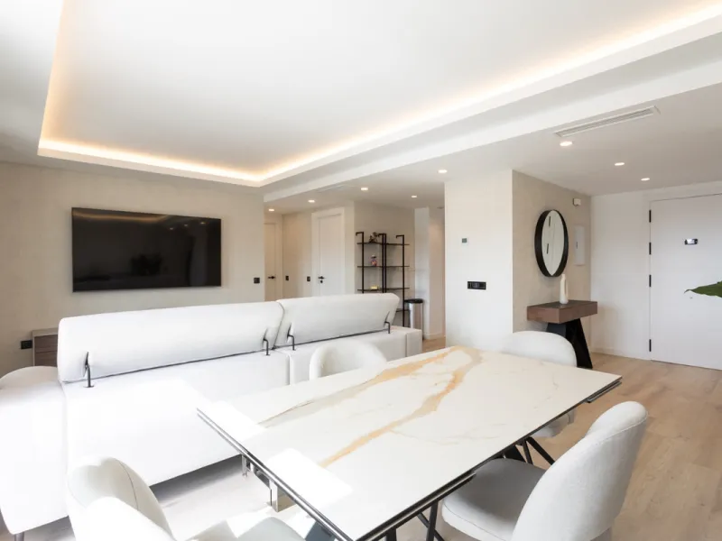 Discover modern coastal living in Apartment Albatros, a south-facing four-bedroom penthouse in the heart of La Campana. This bright and spacious home features two elegant bathrooms, an open-plan living and dining area, and a fully equipped kitchen with hi