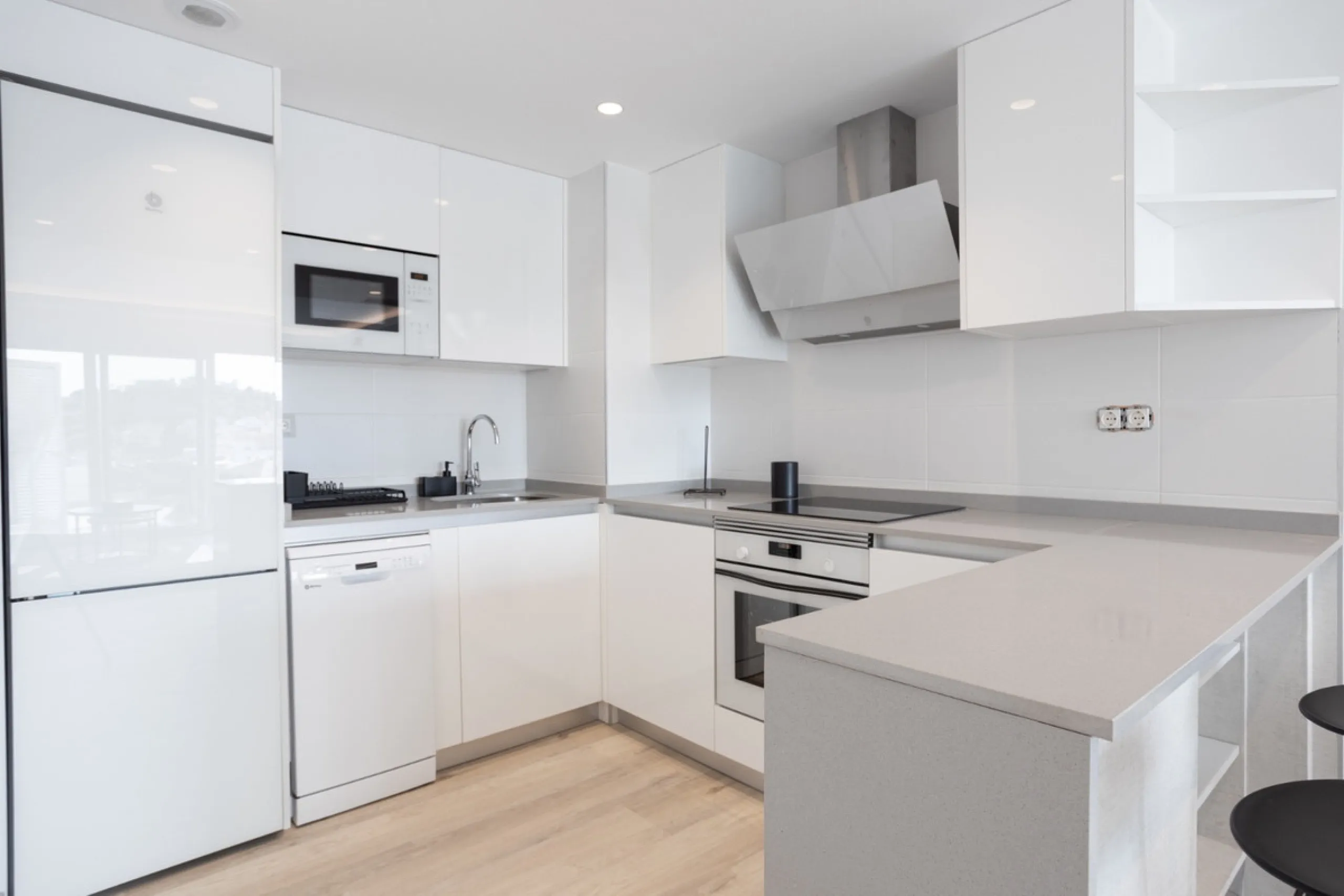 Apartment - Middle Floor Apartment в продаже в Marbella, Málaga. В доме 2 спален и 2 ванных комнат. Площадь дома 102 м²