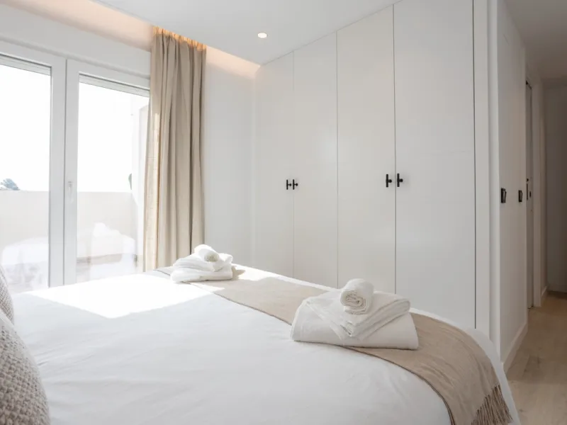 Apartment - Middle Floor Apartment в продаже в Marbella, Málaga. В доме 2 спален и 2 ванных комнат. Площадь дома 102 м²