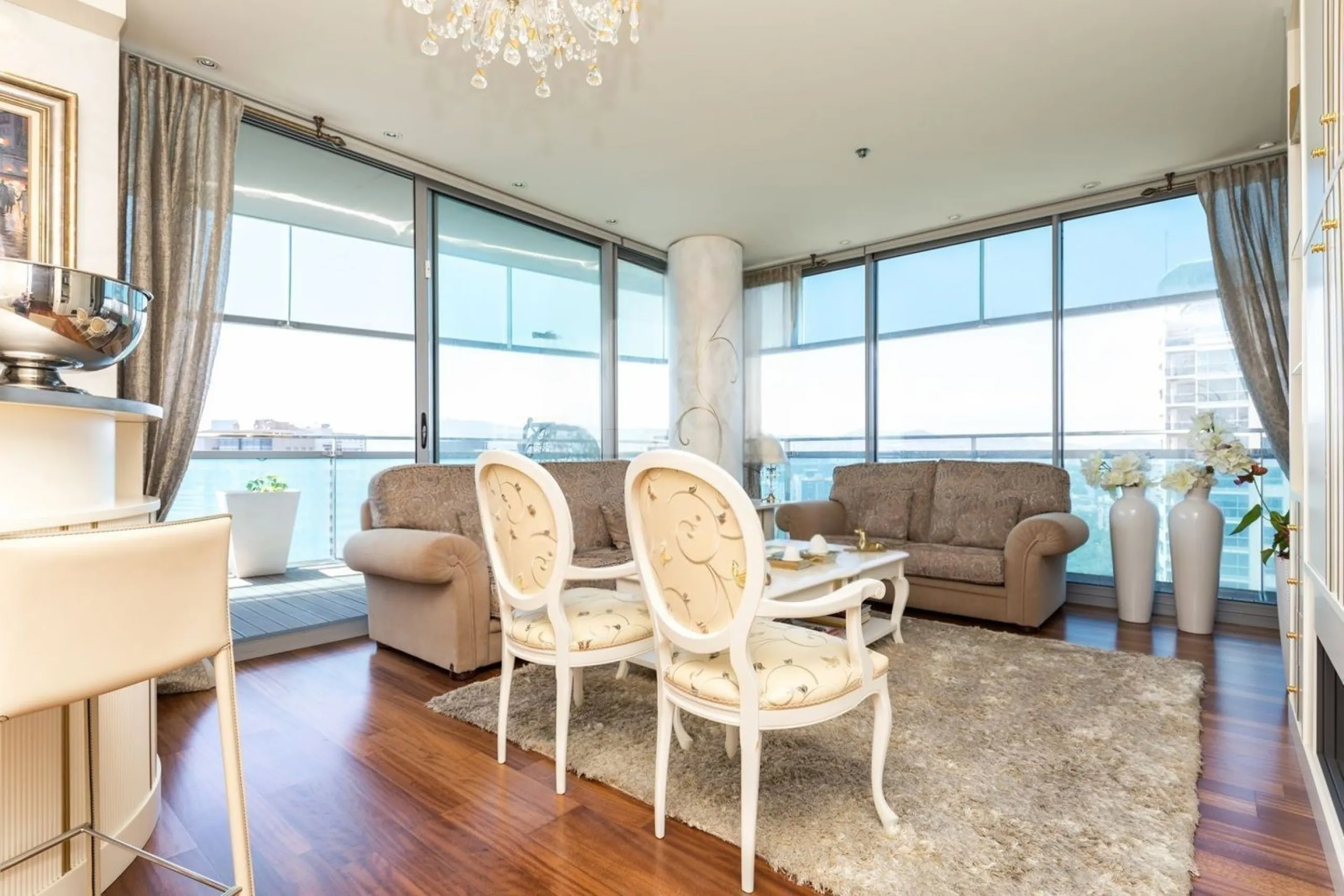 Exclusivo apartamento en primera línea de mar en Diagonal Mar, Barcelona