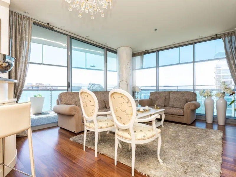 Exclusivo apartamento en primera línea de mar en Diagonal Mar, Barcelona