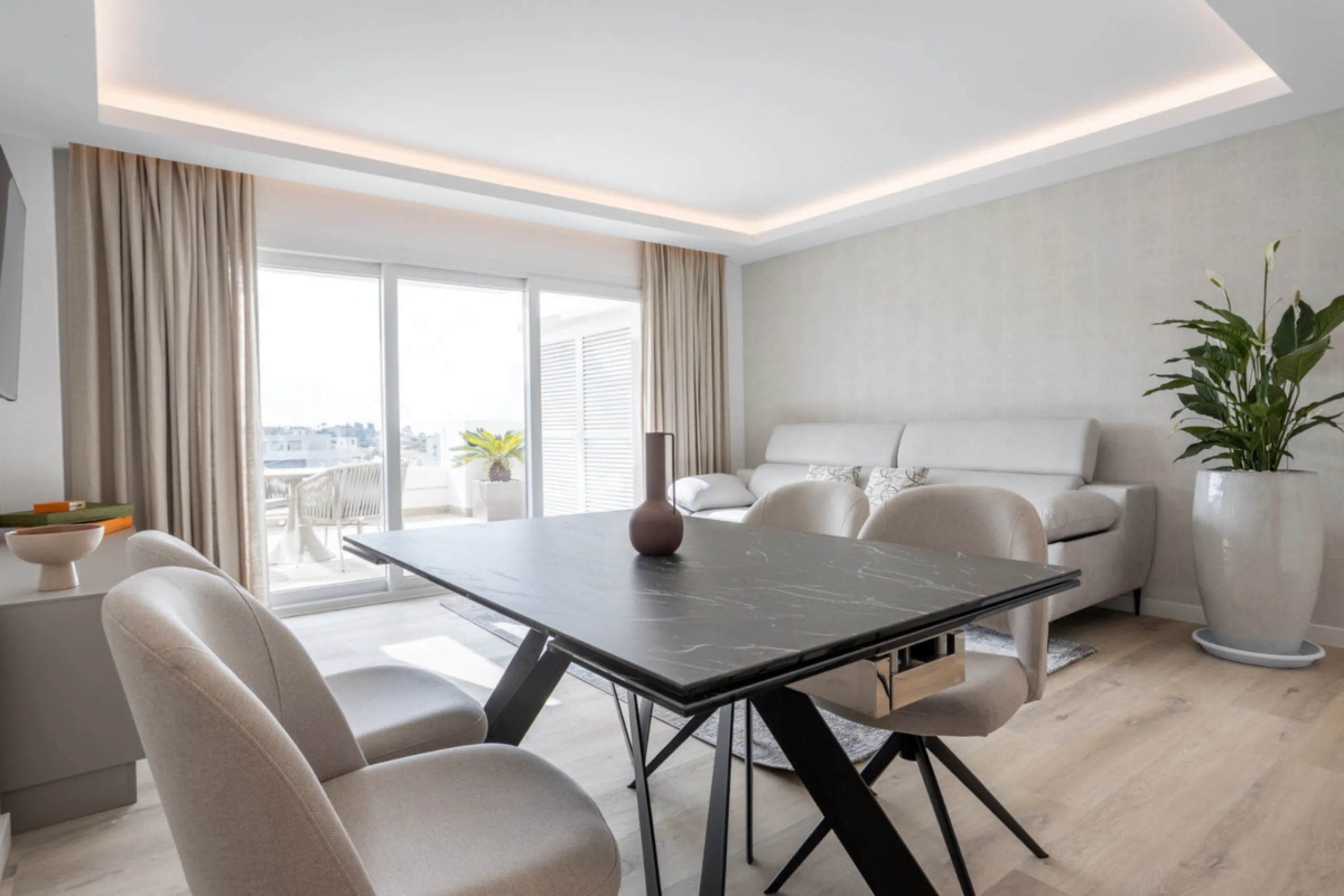 Apartment - Middle Floor Apartment в продаже в Marbella, Málaga. В доме 2 спален и 2 ванных комнат. Площадь дома 102 м²