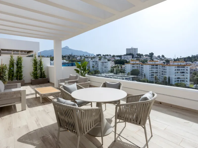 Apartment - Middle Floor Apartment в продаже в Marbella, Málaga. В доме 2 спален и 2 ванных комнат. Площадь дома 102 м²