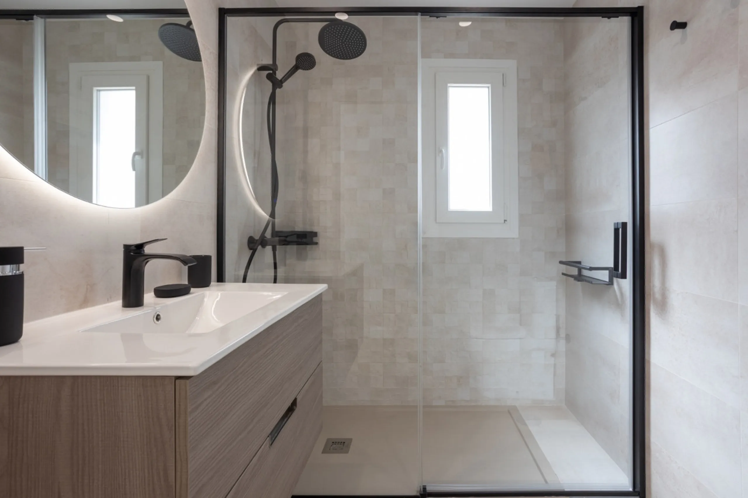 Apartment - Middle Floor Apartment в продаже в Marbella, Málaga. В доме 2 спален и 2 ванных комнат. Площадь дома 102 м²