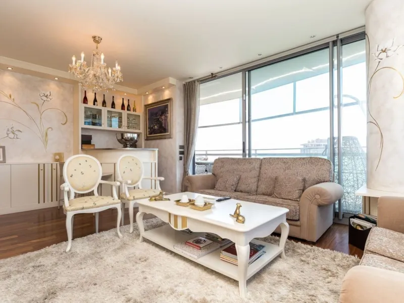 Exclusivo apartamento en primera línea de mar en Diagonal Mar, Barcelona