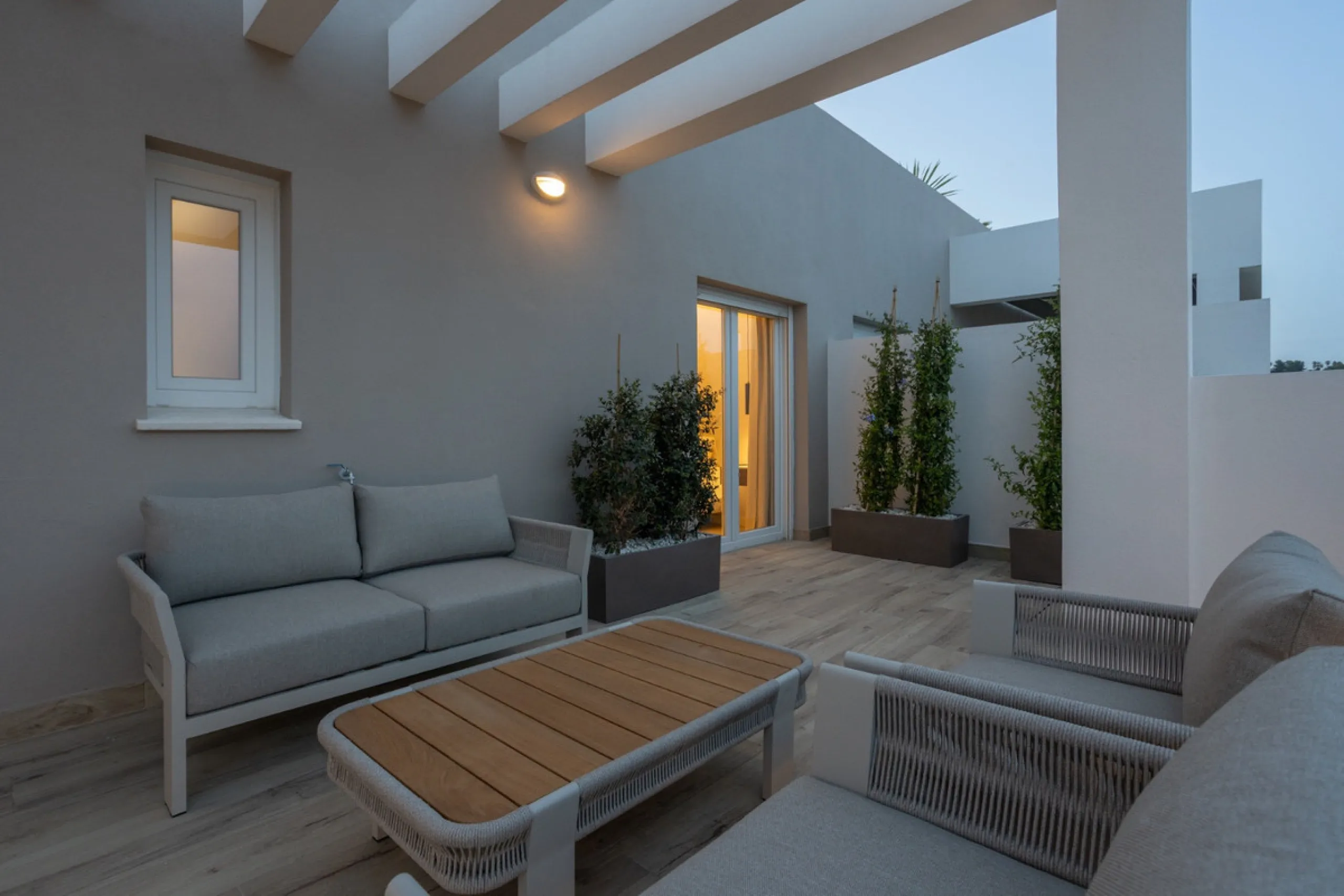 Apartment - Middle Floor Apartment в продаже в Marbella, Málaga. В доме 2 спален и 2 ванных комнат. Площадь дома 102 м²