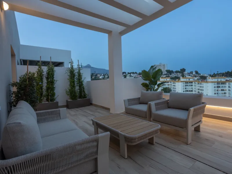 Apartment - Middle Floor Apartment в продаже в Marbella, Málaga. В доме 2 спален и 2 ванных комнат. Площадь дома 102 м²