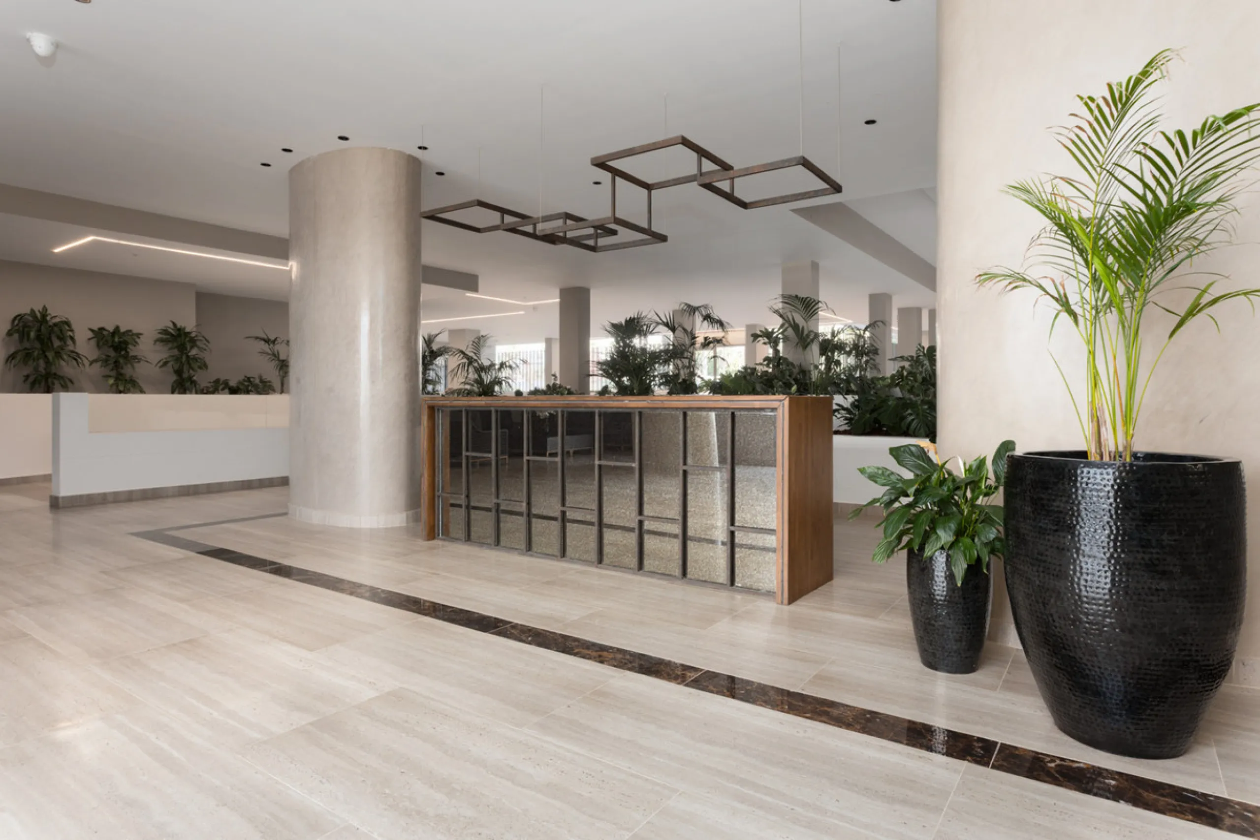 Apartment - Middle Floor Apartment в продаже в Marbella, Málaga. В доме 2 спален и 2 ванных комнат. Площадь дома 102 м²