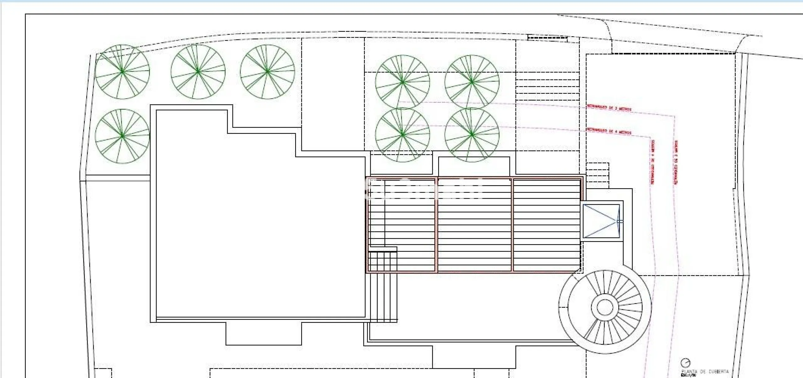 I'm offering you a large villa with high ceilings, a ground floor, a basement, and a large garage for several vehicles. Located on a 723 m2 plot (according to land registry), of which 479 m2 are built. It has large gardens, a porch, and a large pool.