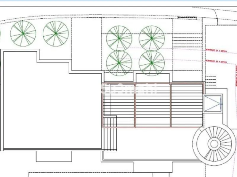I'm offering you a large villa with high ceilings, a ground floor, a basement, and a large garage for several vehicles. Located on a 723 m2 plot (according to land registry), of which 479 m2 are built. It has large gardens, a porch, and a large pool.