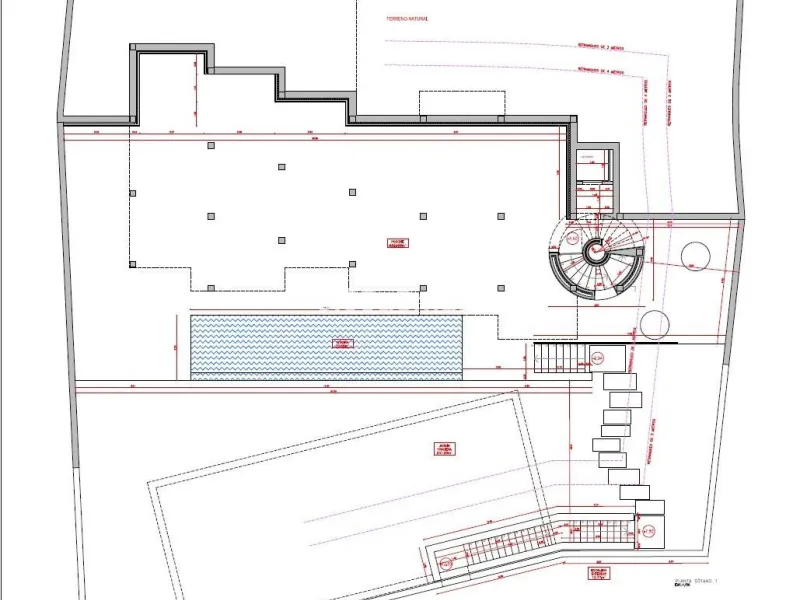 I'm offering you a large villa with high ceilings, a ground floor, a basement, and a large garage for several vehicles. Located on a 723 m2 plot (according to land registry), of which 479 m2 are built. It has large gardens, a porch, and a large pool.