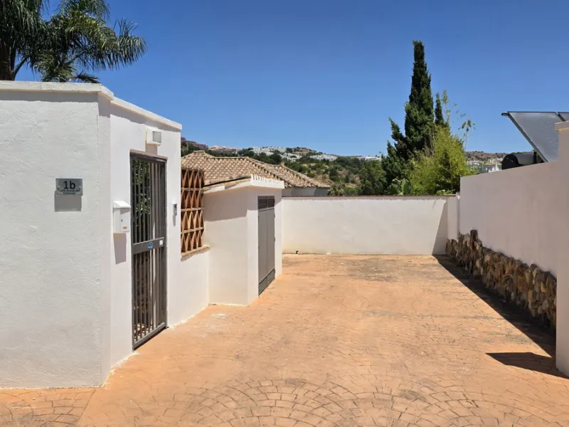 REDUCED TO SELL .!! DELIGHTFUL  DETACHED VILLA IN CALAHONDA. € 1,249,000.
