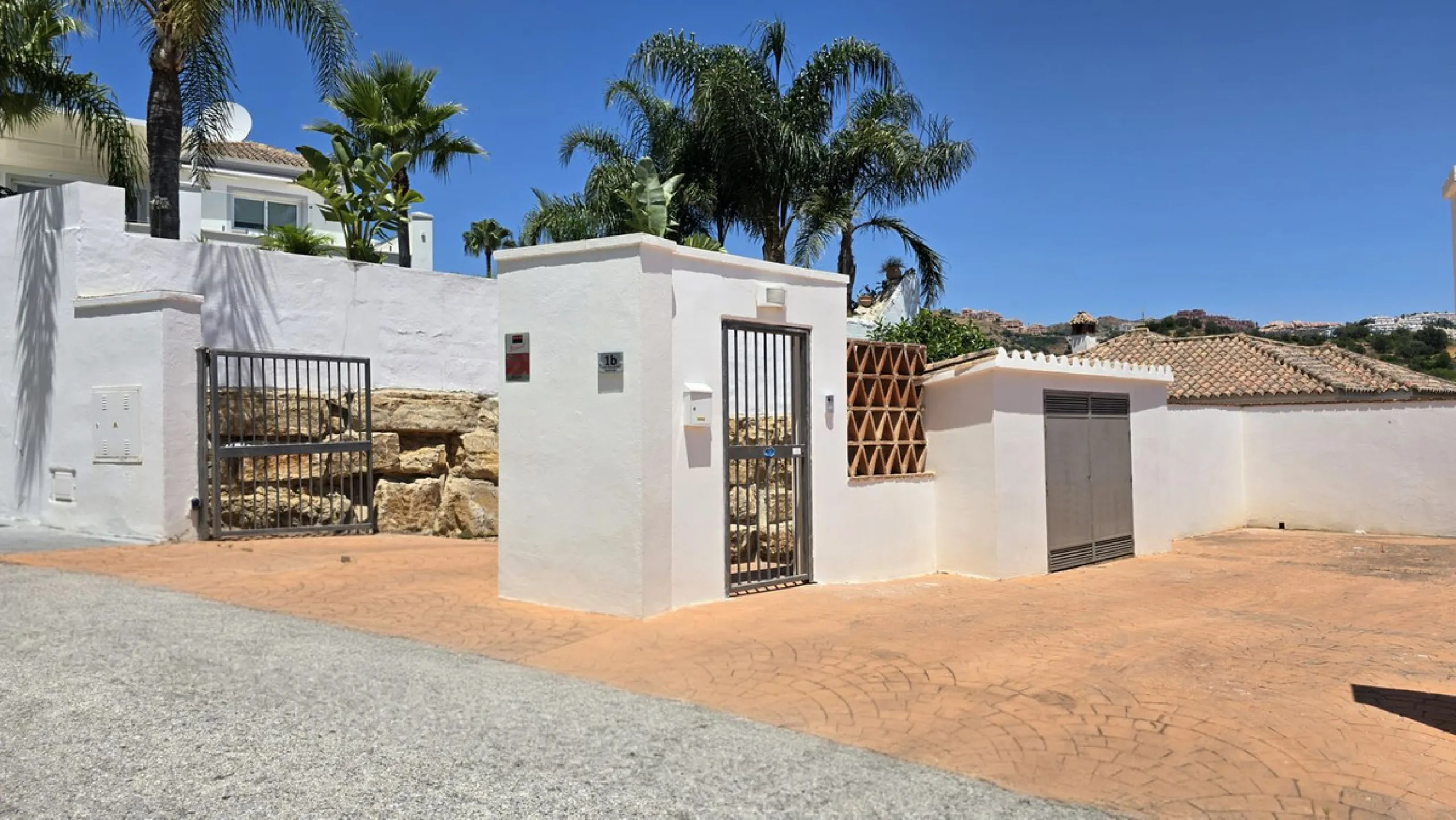 REDUCED TO SELL .!! DELIGHTFUL  DETACHED VILLA IN CALAHONDA. € 1,249,000.