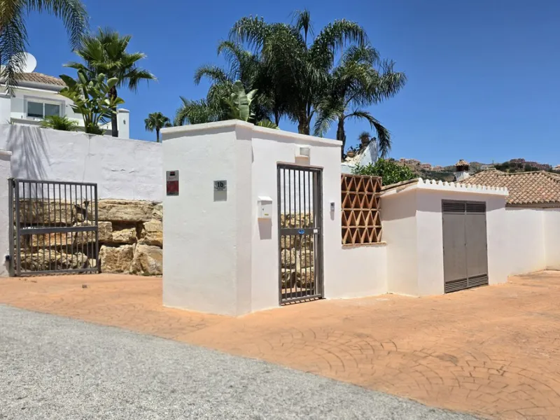 REDUCED TO SELL .!! DELIGHTFUL  DETACHED VILLA IN CALAHONDA. € 1,249,000.