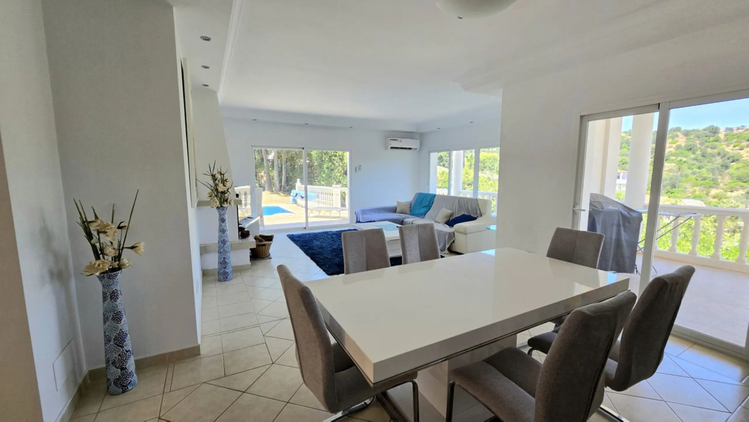 REDUCED TO SELL .!! DELIGHTFUL  DETACHED VILLA IN CALAHONDA. € 1,249,000.