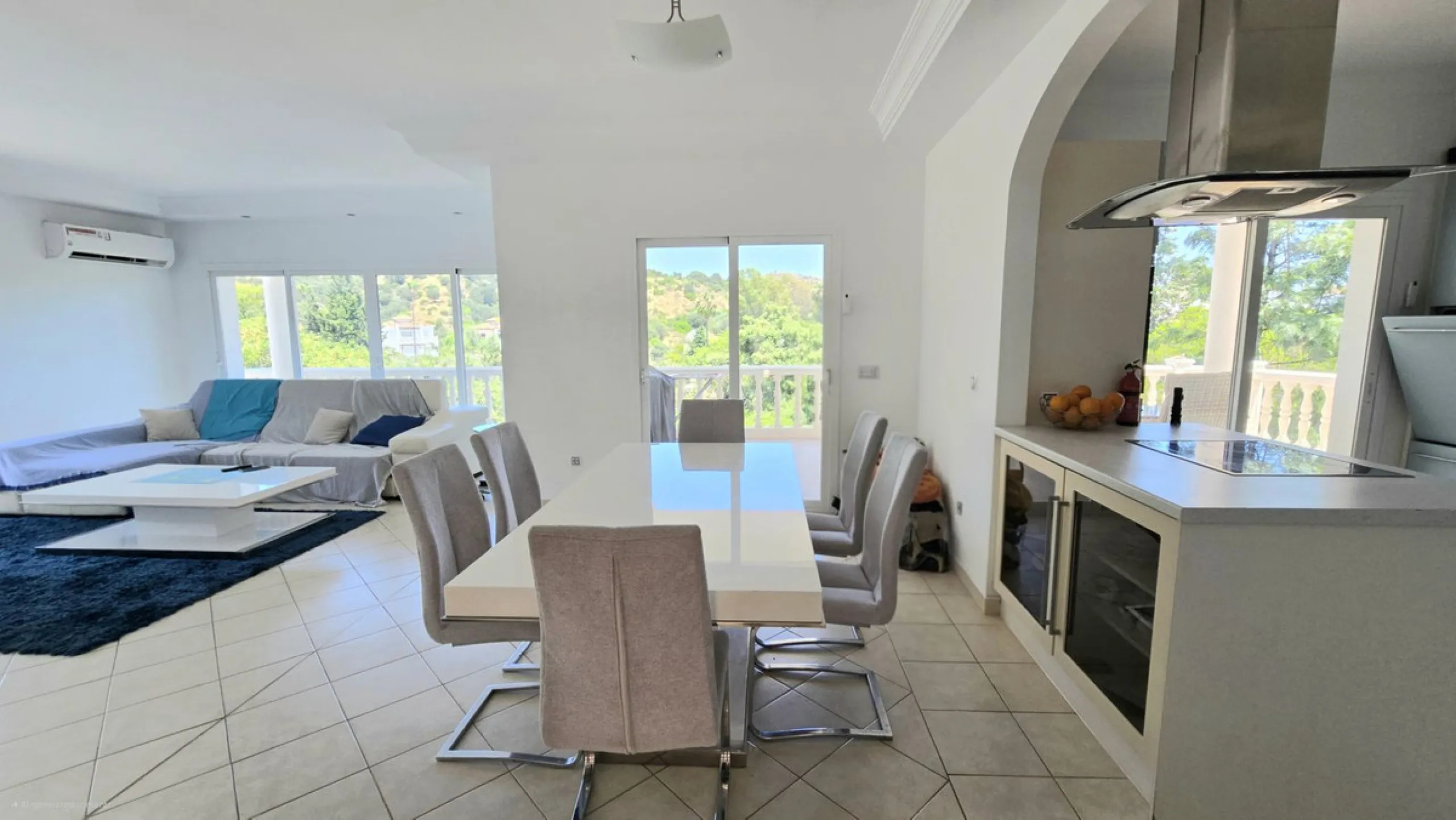 REDUCED TO SELL .!! DELIGHTFUL  DETACHED VILLA IN CALAHONDA. € 1,249,000.