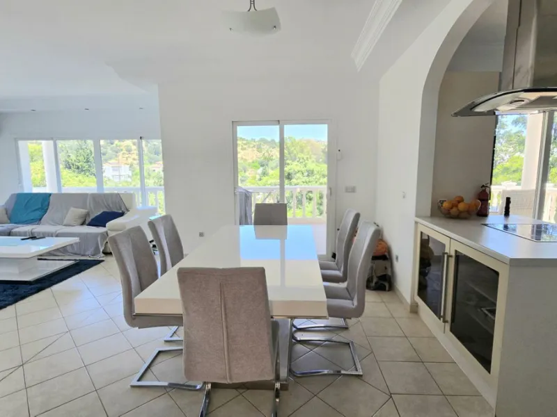 REDUCED TO SELL .!! DELIGHTFUL  DETACHED VILLA IN CALAHONDA. € 1,249,000.