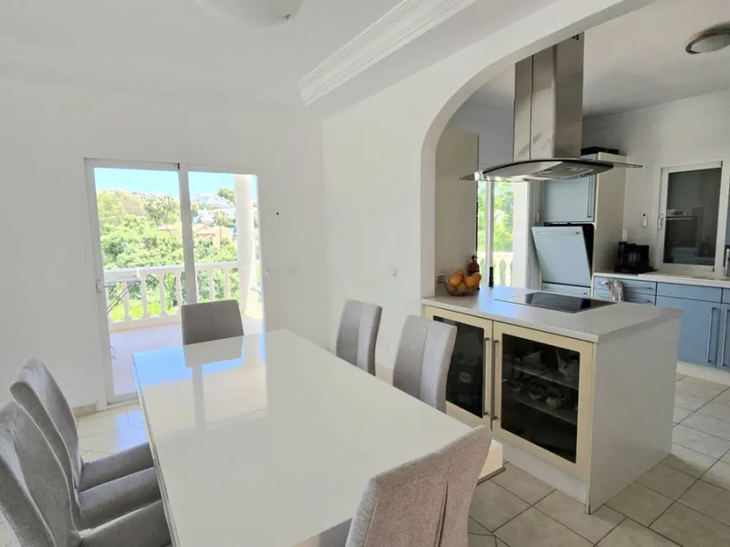 REDUCED TO SELL .!! DELIGHTFUL  DETACHED VILLA IN CALAHONDA. € 1,249,000.