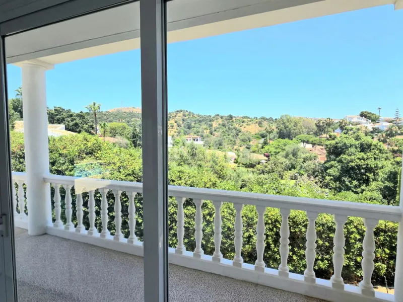 REDUCED TO SELL .!! DELIGHTFUL  DETACHED VILLA IN CALAHONDA. € 1,249,000.