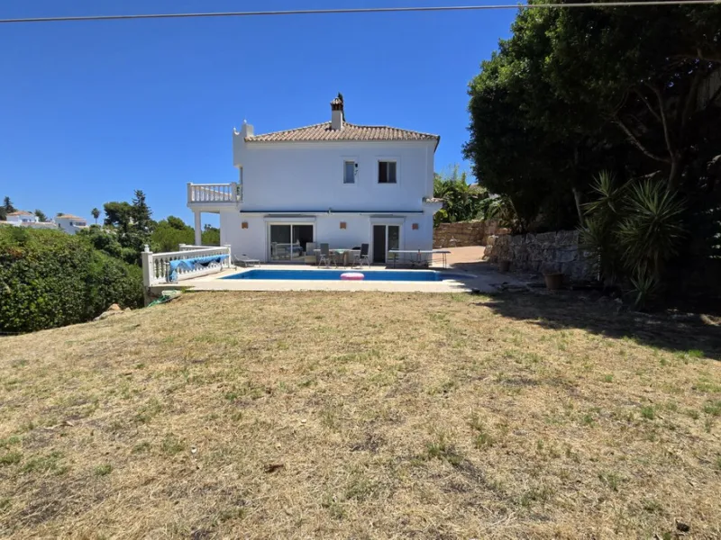 REDUCED TO SELL .!! DELIGHTFUL  DETACHED VILLA IN CALAHONDA. € 1,249,000.