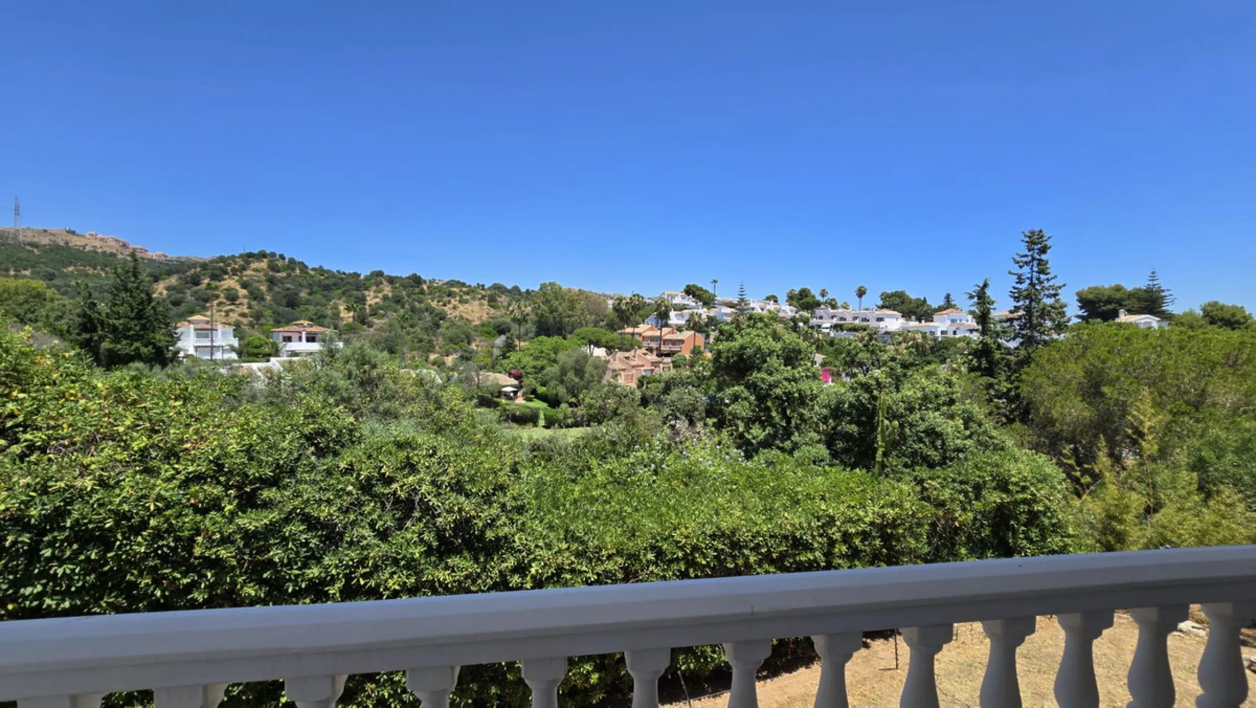 REDUCED TO SELL .!! DELIGHTFUL  DETACHED VILLA IN CALAHONDA. € 1,249,000.