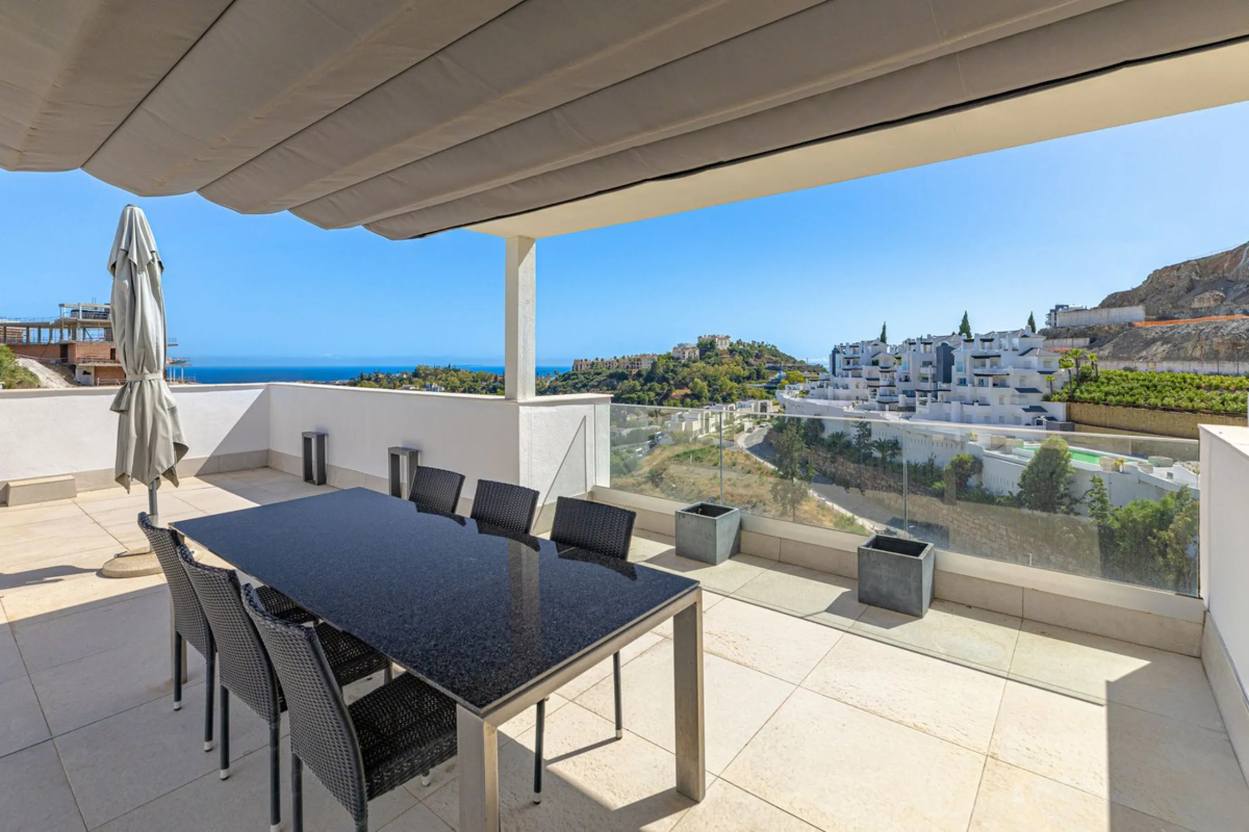Apartment - Penthouse в продаже в Benahavís, Málaga. В доме 3 спален и 2 ванных комнат. Площадь дома 125 м²