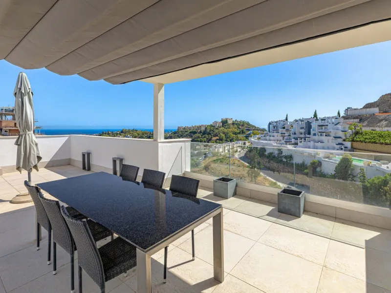 Apartment - Penthouse в продаже в Benahavís, Málaga. В доме 3 спален и 2 ванных комнат. Площадь дома 125 м²