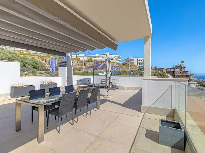 Apartment - Penthouse в продаже в Benahavís, Málaga. В доме 3 спален и 2 ванных комнат. Площадь дома 125 м²