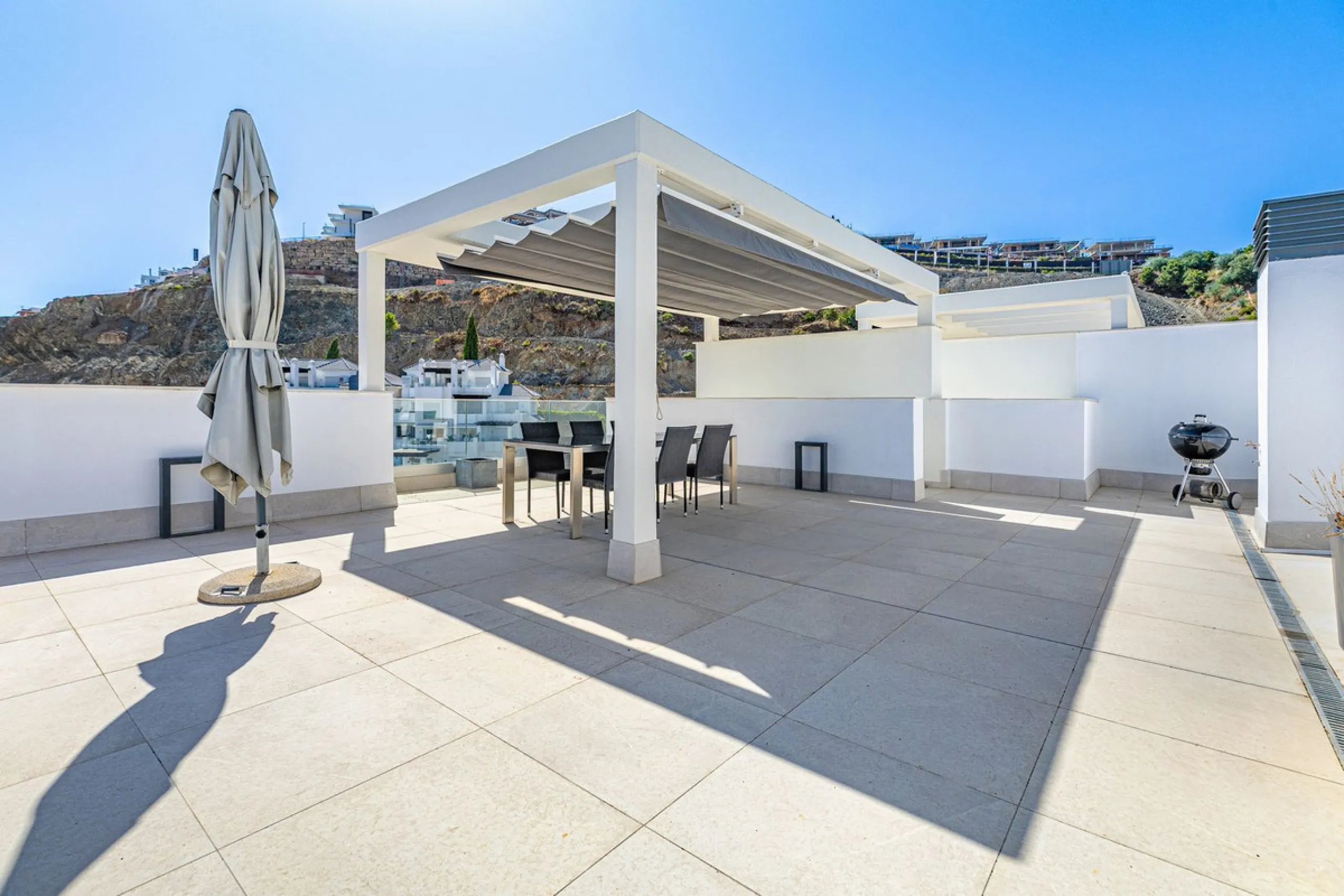 Apartment - Penthouse в продаже в Benahavís, Málaga. В доме 3 спален и 2 ванных комнат. Площадь дома 125 м²