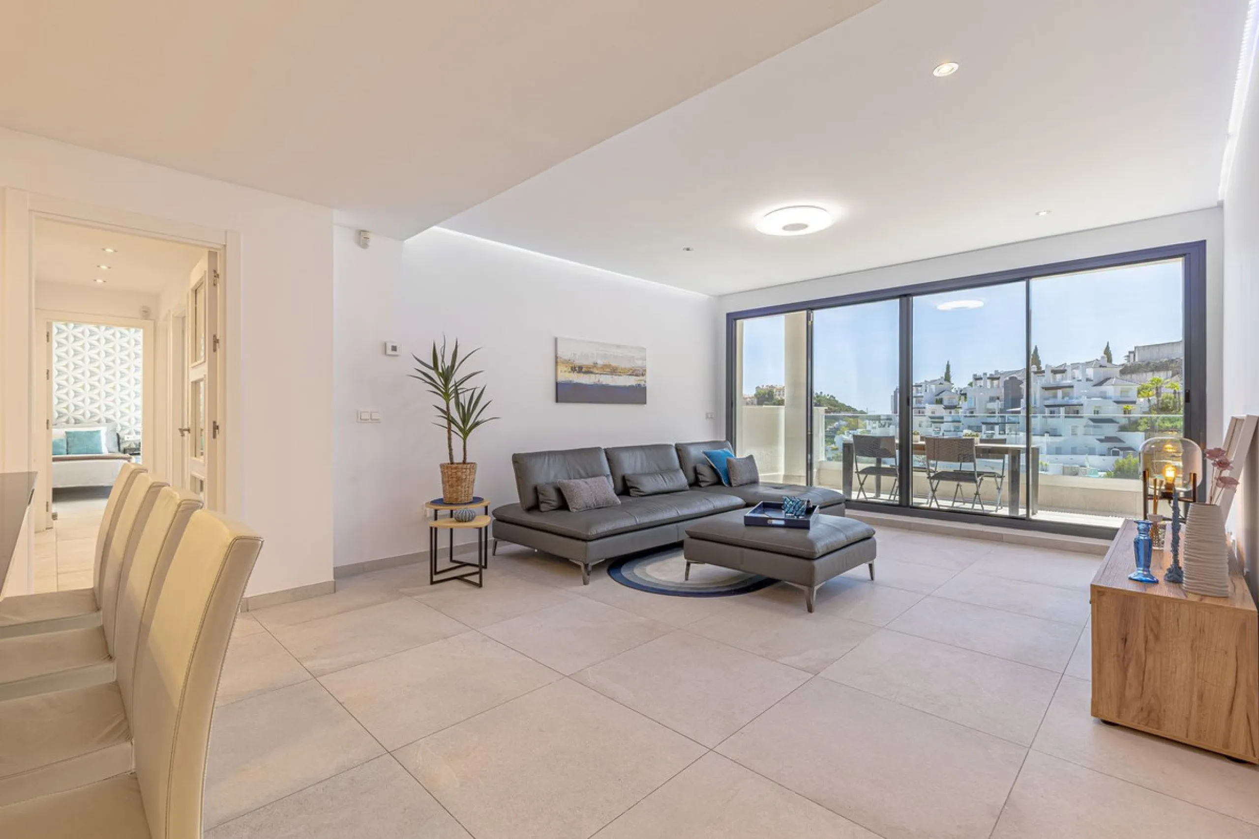 Apartment - Penthouse в продаже в Benahavís, Málaga. В доме 3 спален и 2 ванных комнат. Площадь дома 125 м²
