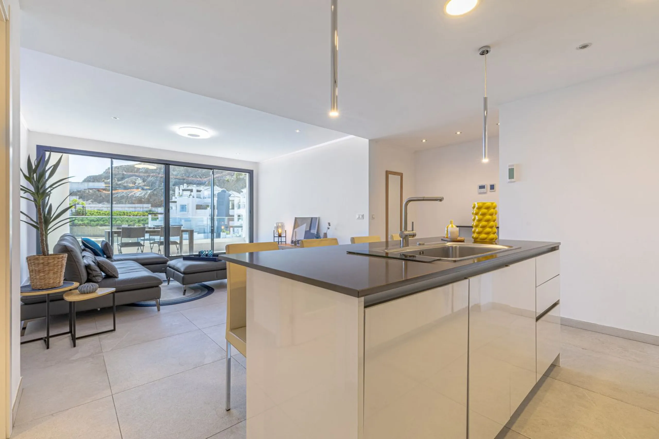 Apartment - Penthouse в продаже в Benahavís, Málaga. В доме 3 спален и 2 ванных комнат. Площадь дома 125 м²
