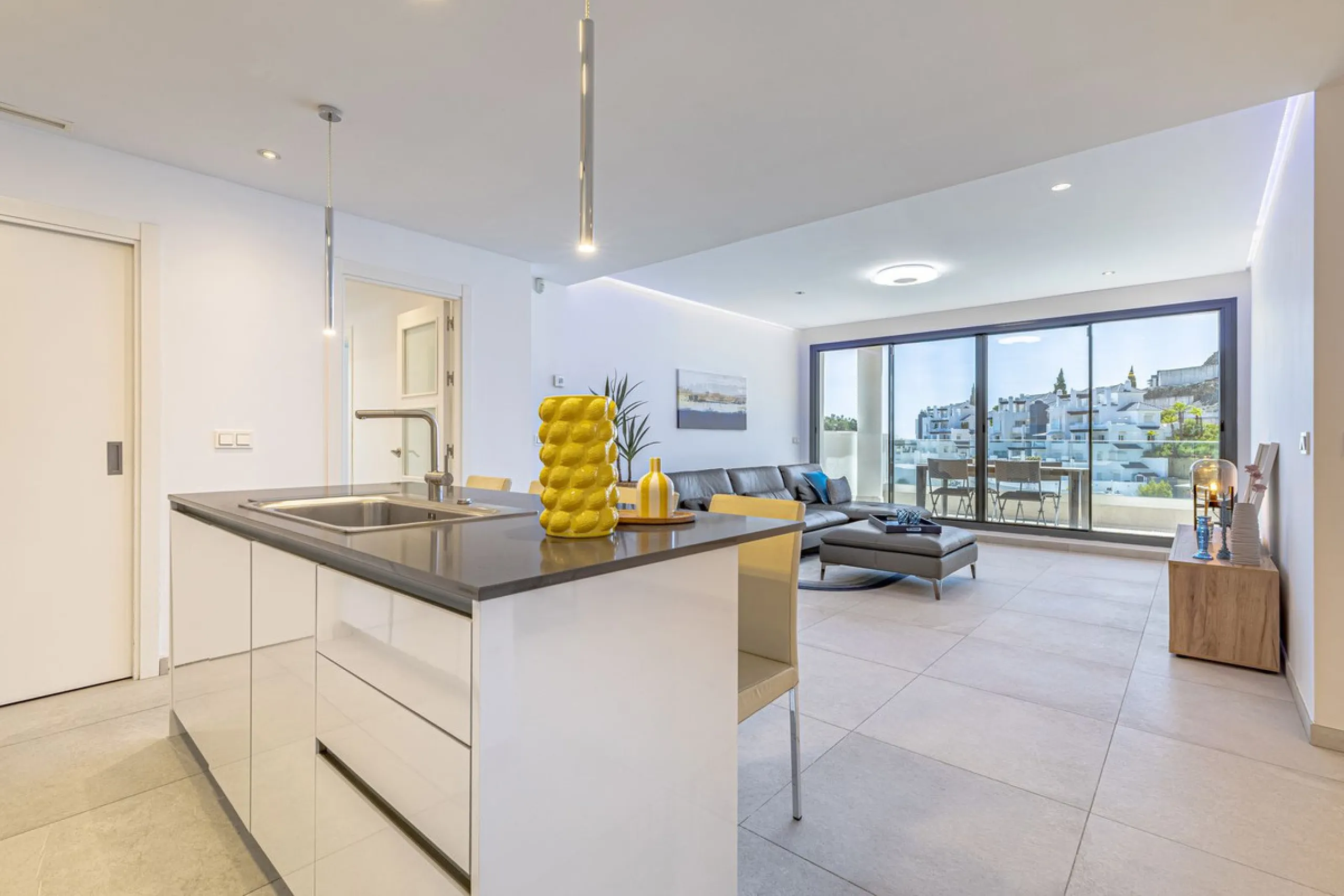 Apartment - Penthouse в продаже в Benahavís, Málaga. В доме 3 спален и 2 ванных комнат. Площадь дома 125 м²