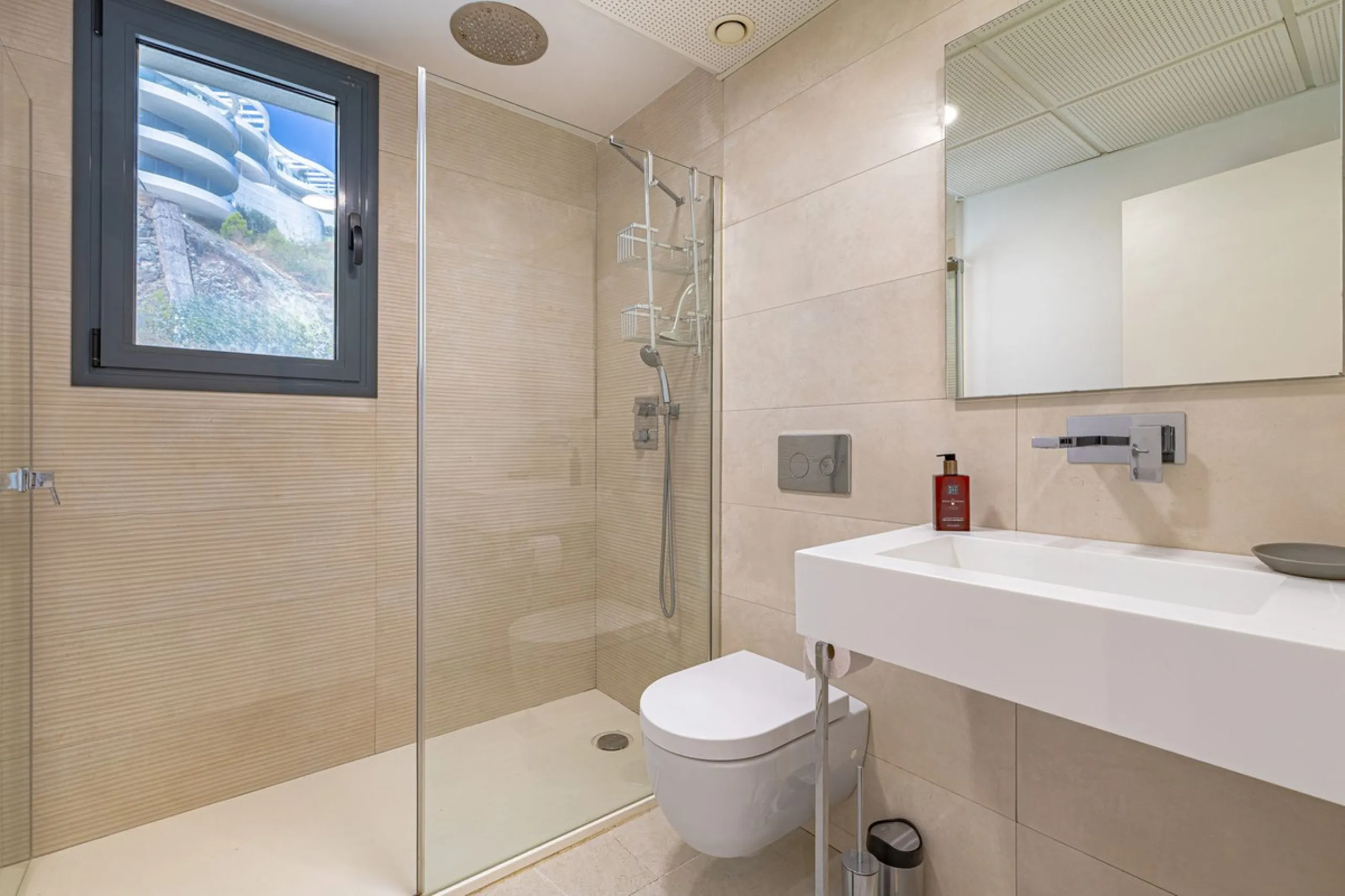 Apartment - Penthouse в продаже в Benahavís, Málaga. В доме 3 спален и 2 ванных комнат. Площадь дома 125 м²