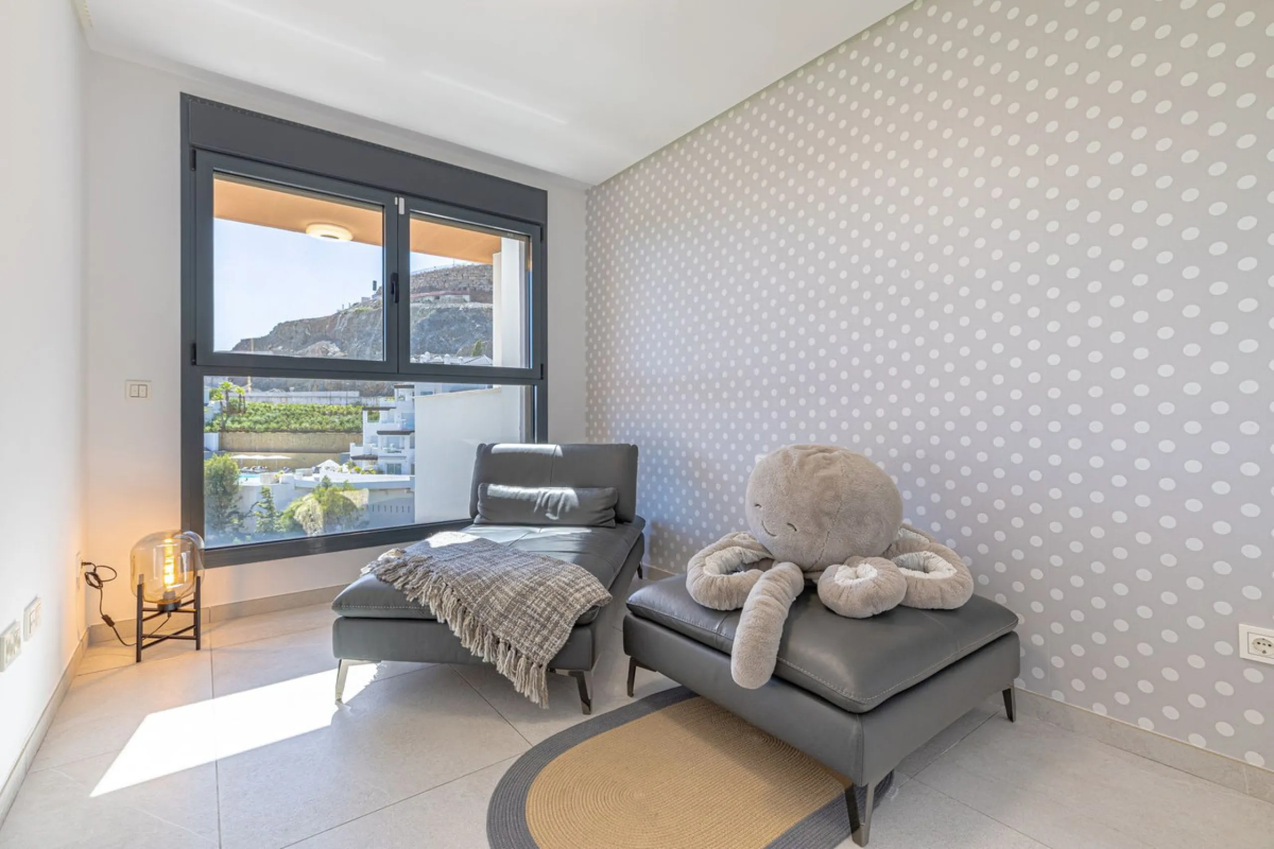 Apartment - Penthouse в продаже в Benahavís, Málaga. В доме 3 спален и 2 ванных комнат. Площадь дома 125 м²