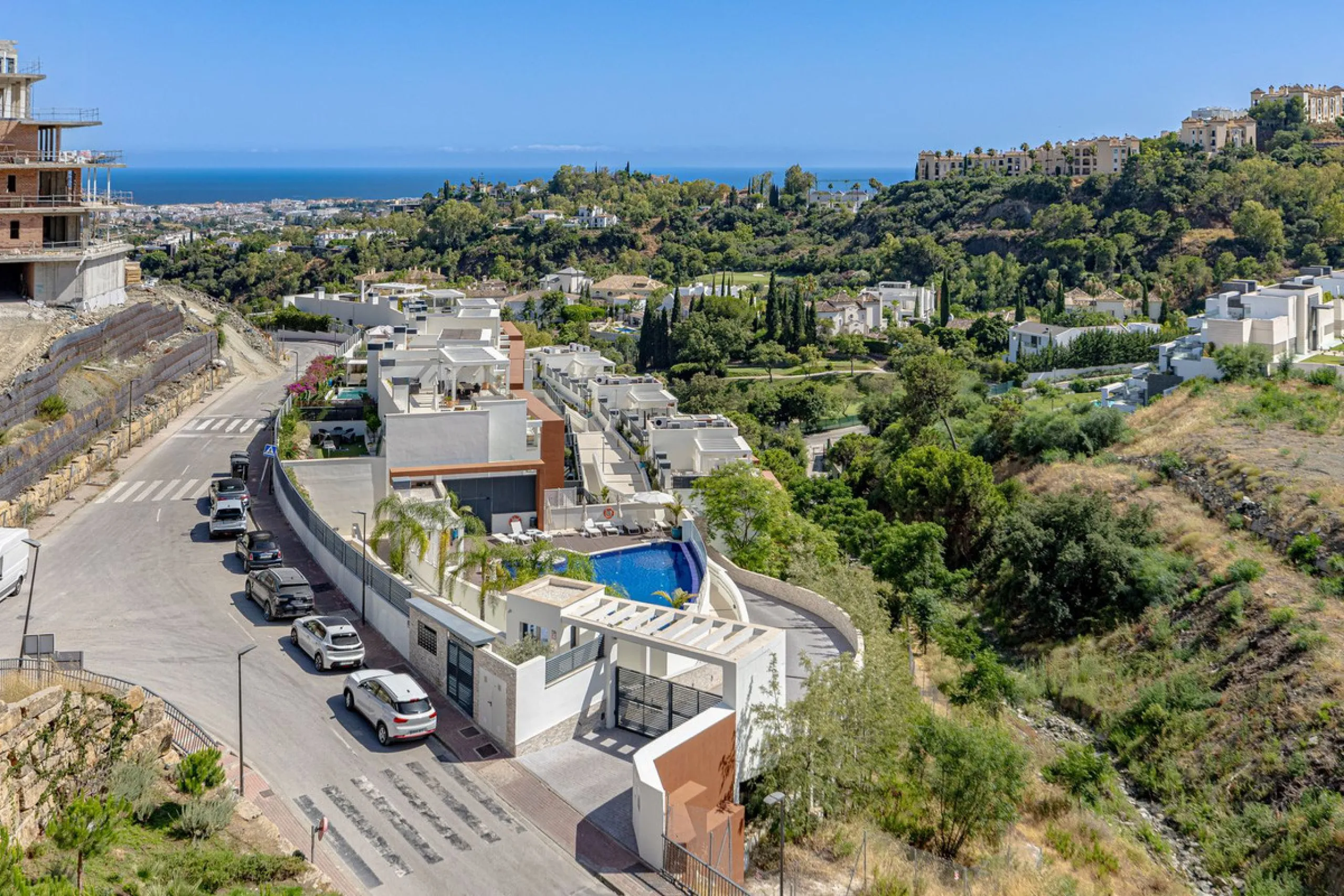 Apartment - Penthouse в продаже в Benahavís, Málaga. В доме 3 спален и 2 ванных комнат. Площадь дома 125 м²