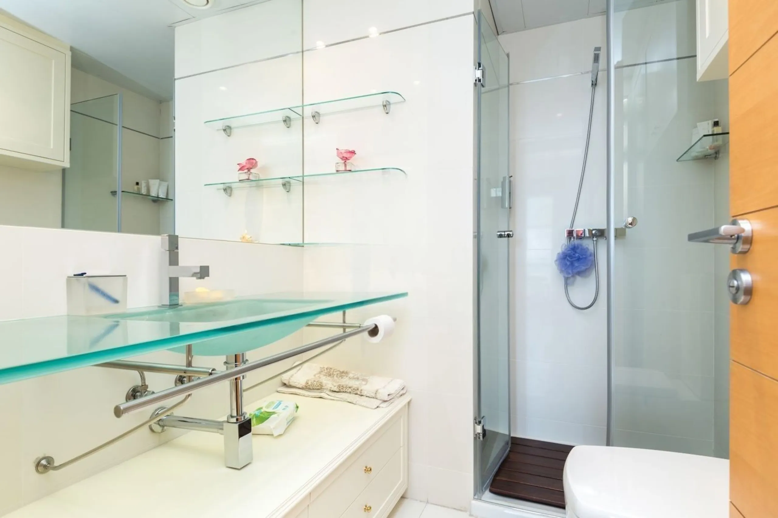 Exclusivo apartamento en primera línea de mar en Diagonal Mar, Barcelona