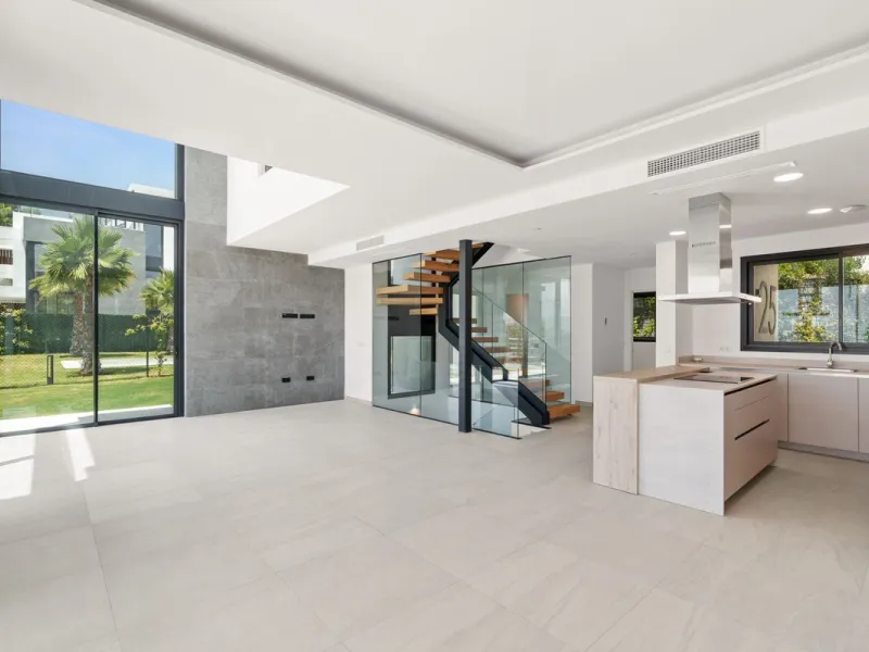 Immerse Yourself in a Unique Lifestyle on the Costa del Sol.