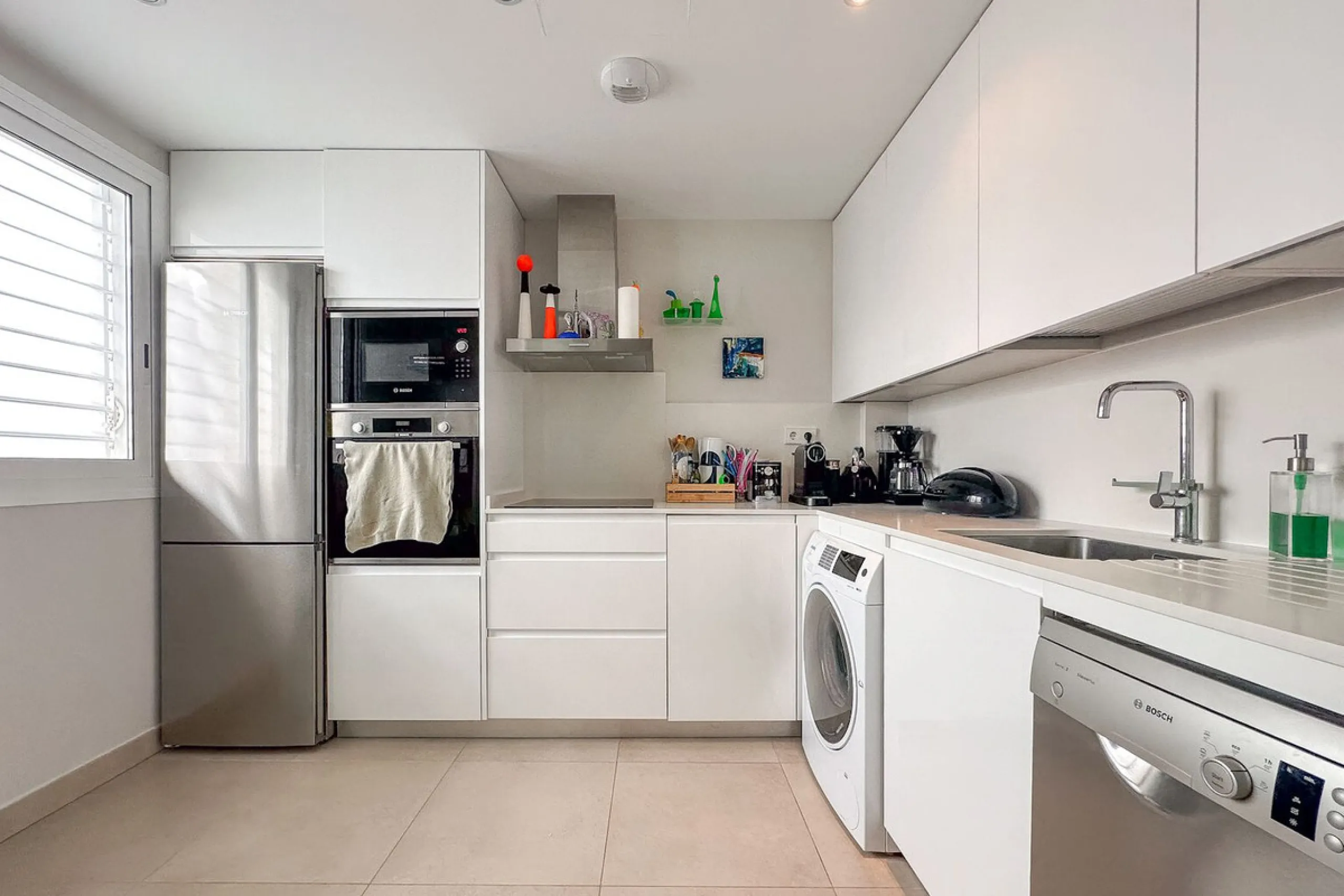 The apartment does not have a tourist license and the owner's association does not allow it.