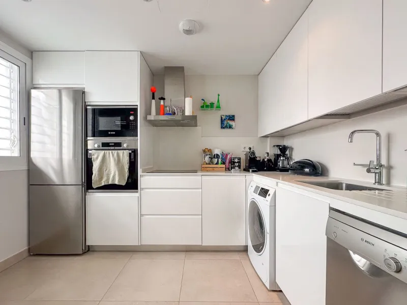 The apartment does not have a tourist license and the owner's association does not allow it.