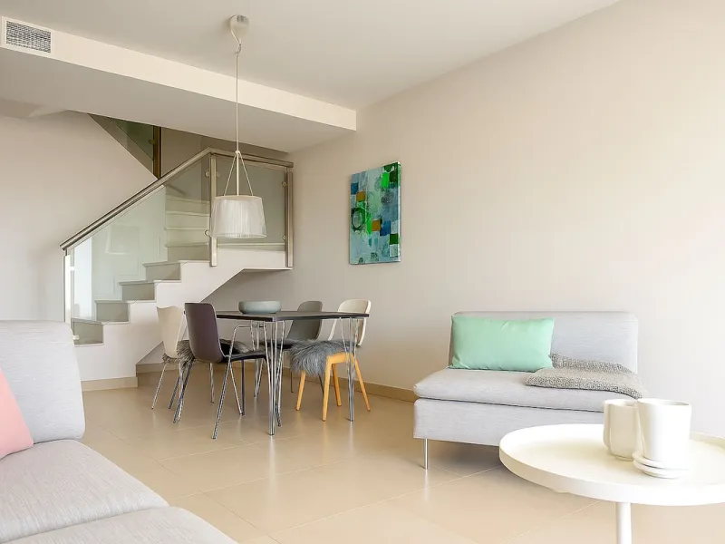 The apartment does not have a tourist license and the owner's association does not allow it.