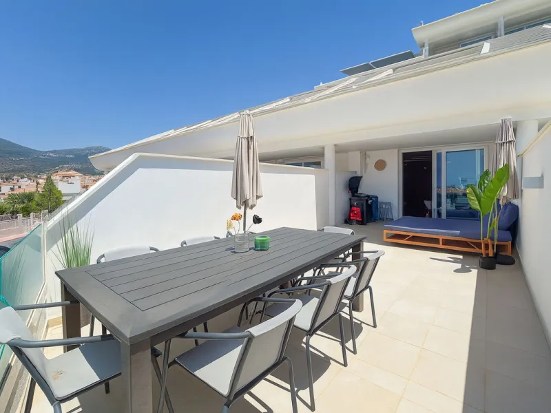 The apartment does not have a tourist license and the owner's association does not allow it.