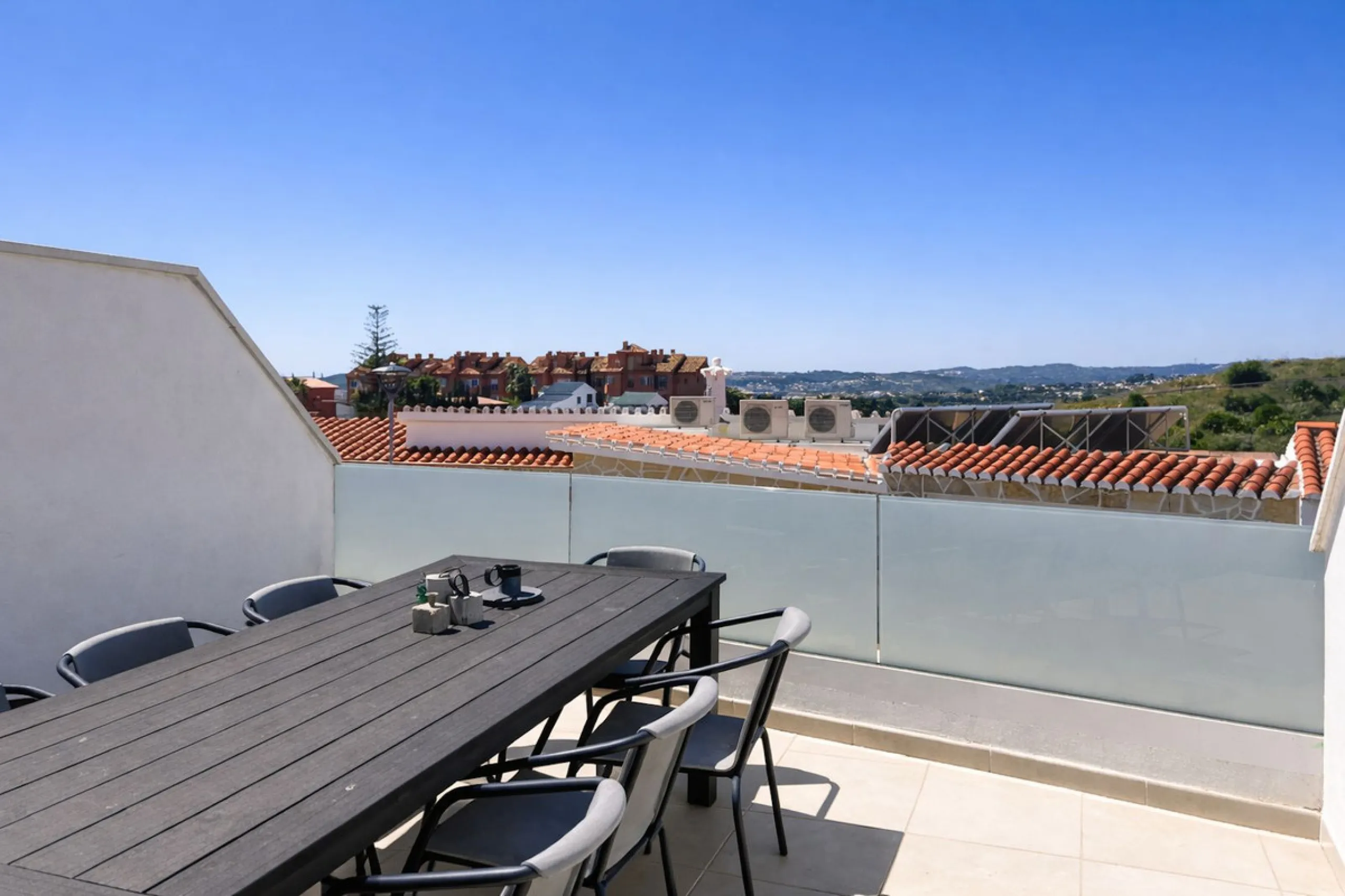 The apartment does not have a tourist license and the owner's association does not allow it.