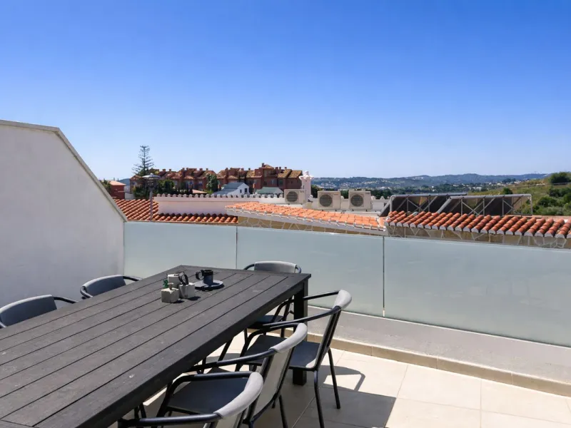 The apartment does not have a tourist license and the owner's association does not allow it.