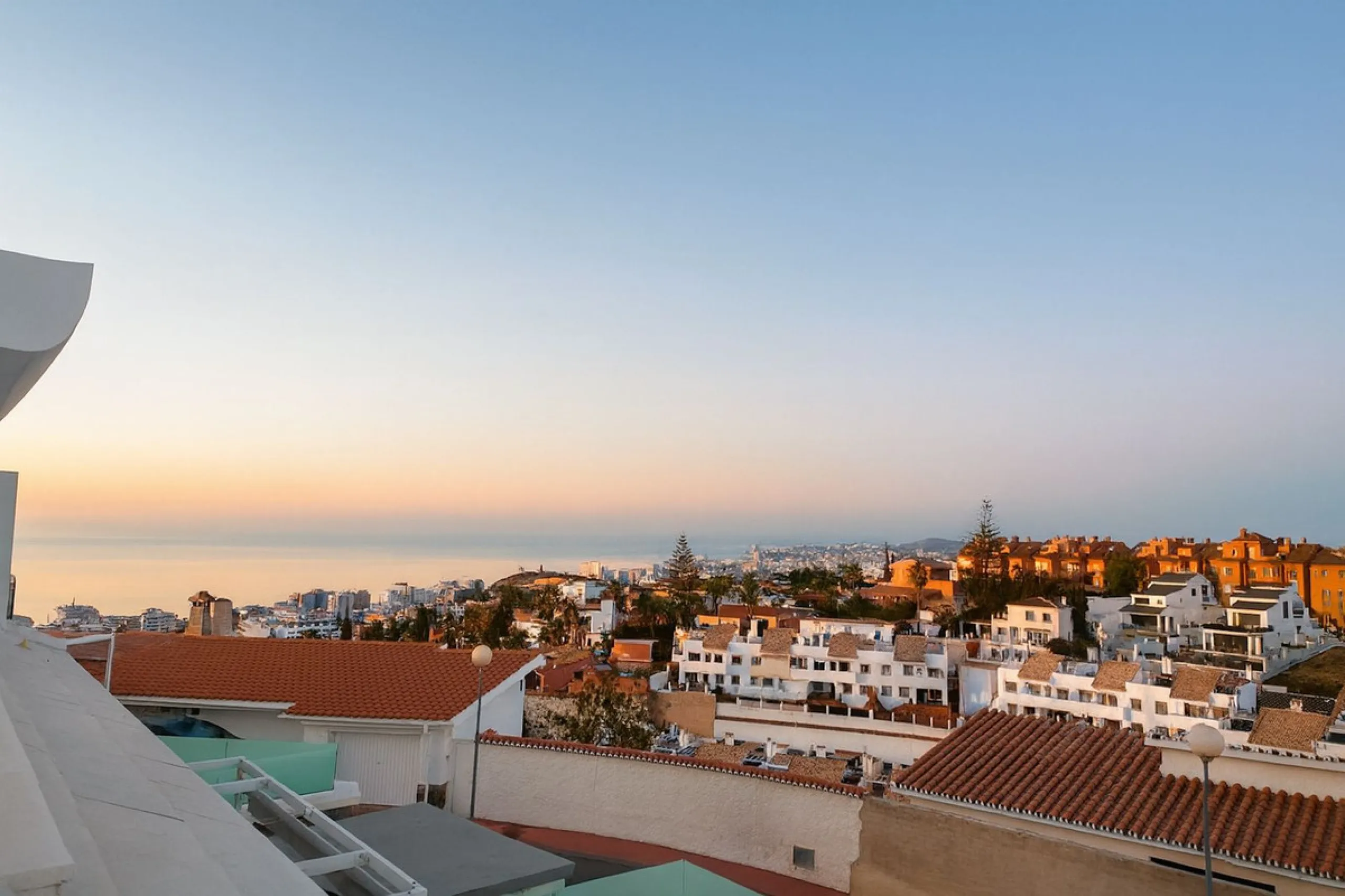 The apartment does not have a tourist license and the owner's association does not allow it.