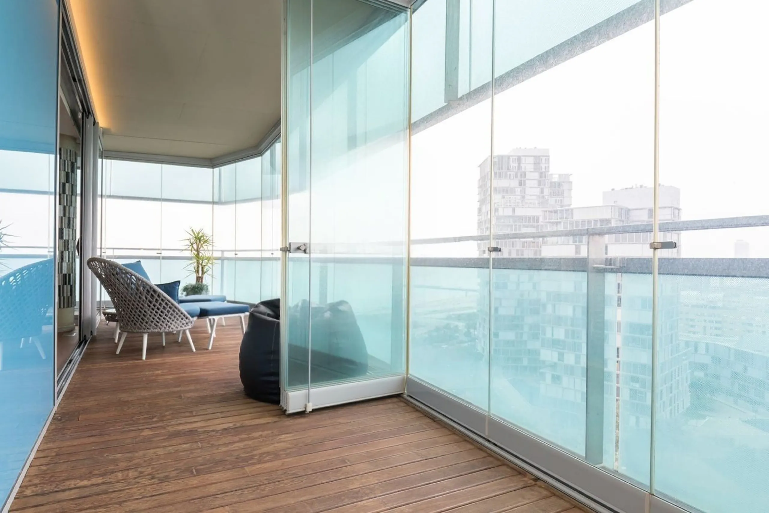 Exclusive apartment with large terrace and sea views in Diagonal Mar, Barcelona