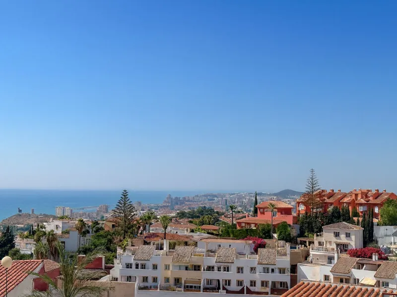 The apartment does not have a tourist license and the owner's association does not allow it.