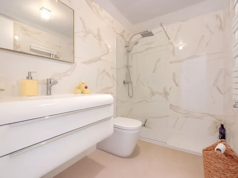 The apartment does not have a tourist license and the owner's association does not allow it.