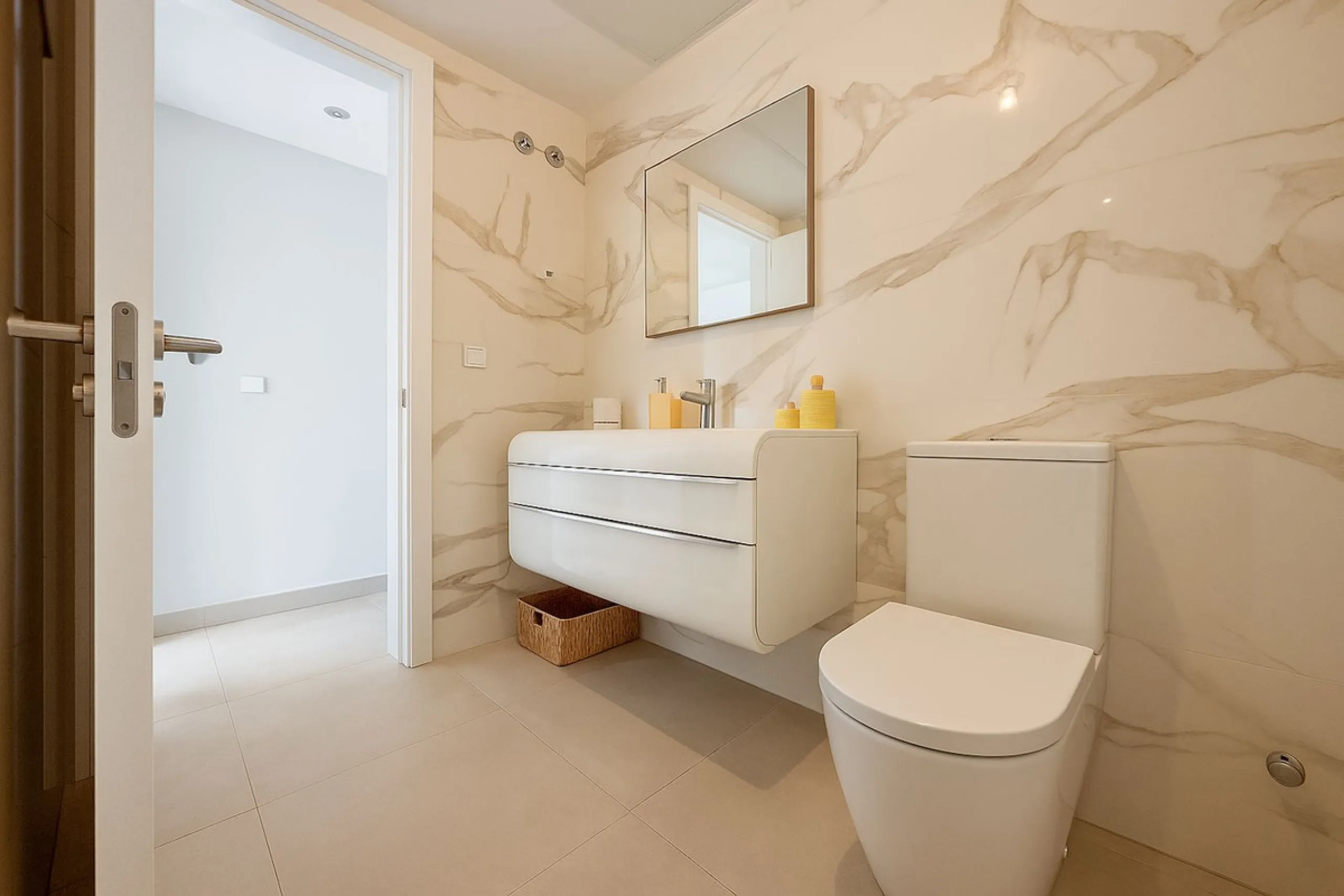The apartment does not have a tourist license and the owner's association does not allow it.