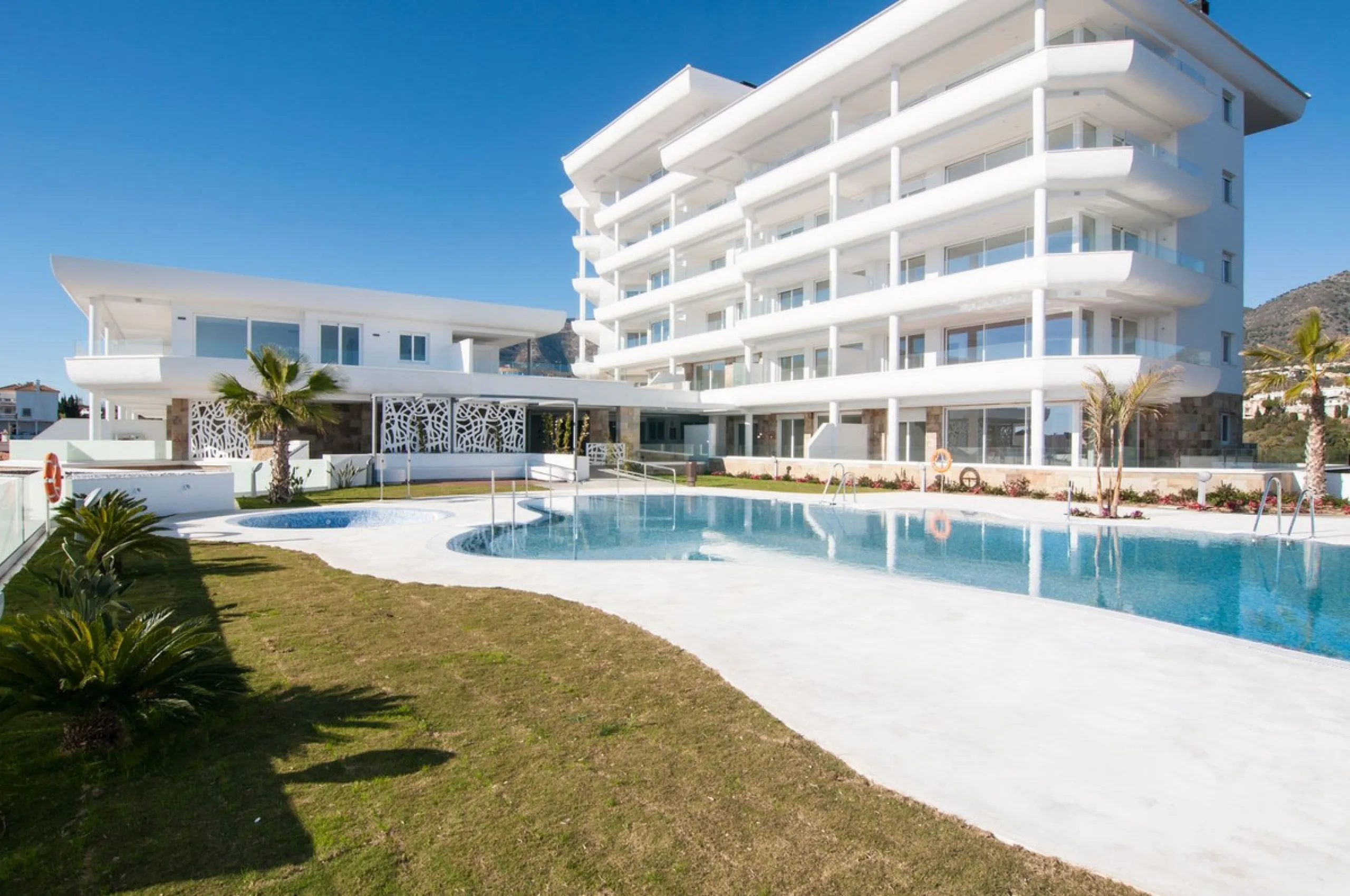 The apartment does not have a tourist license and the owner's association does not allow it.